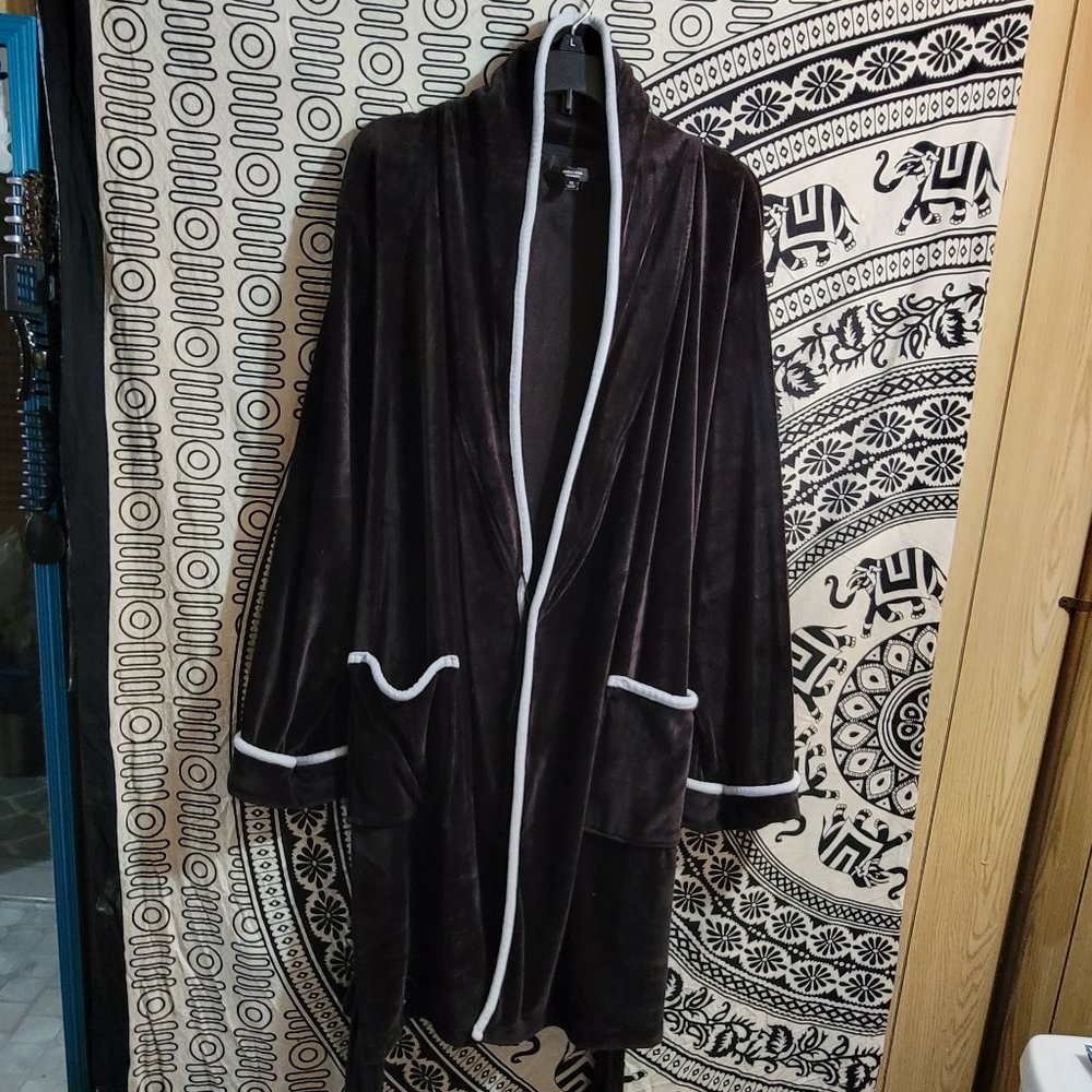 Black w White Soft Bath Robe - Vera Wang, Simply Vera -